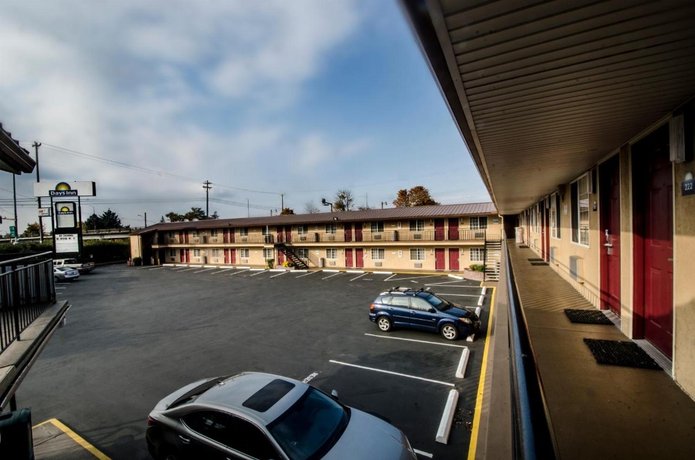 Days Inn by Wyndham Portland Central Main image