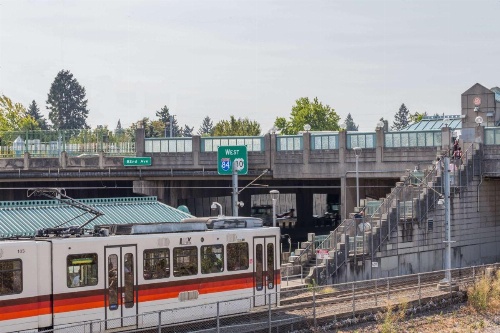 Days Inn by Wyndham Portland Central image 28