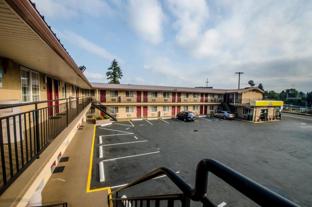 Days Inn by Wyndham Portland Central