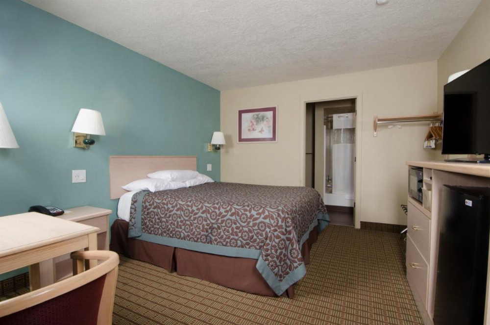 Days Inn by Wyndham Portland Central